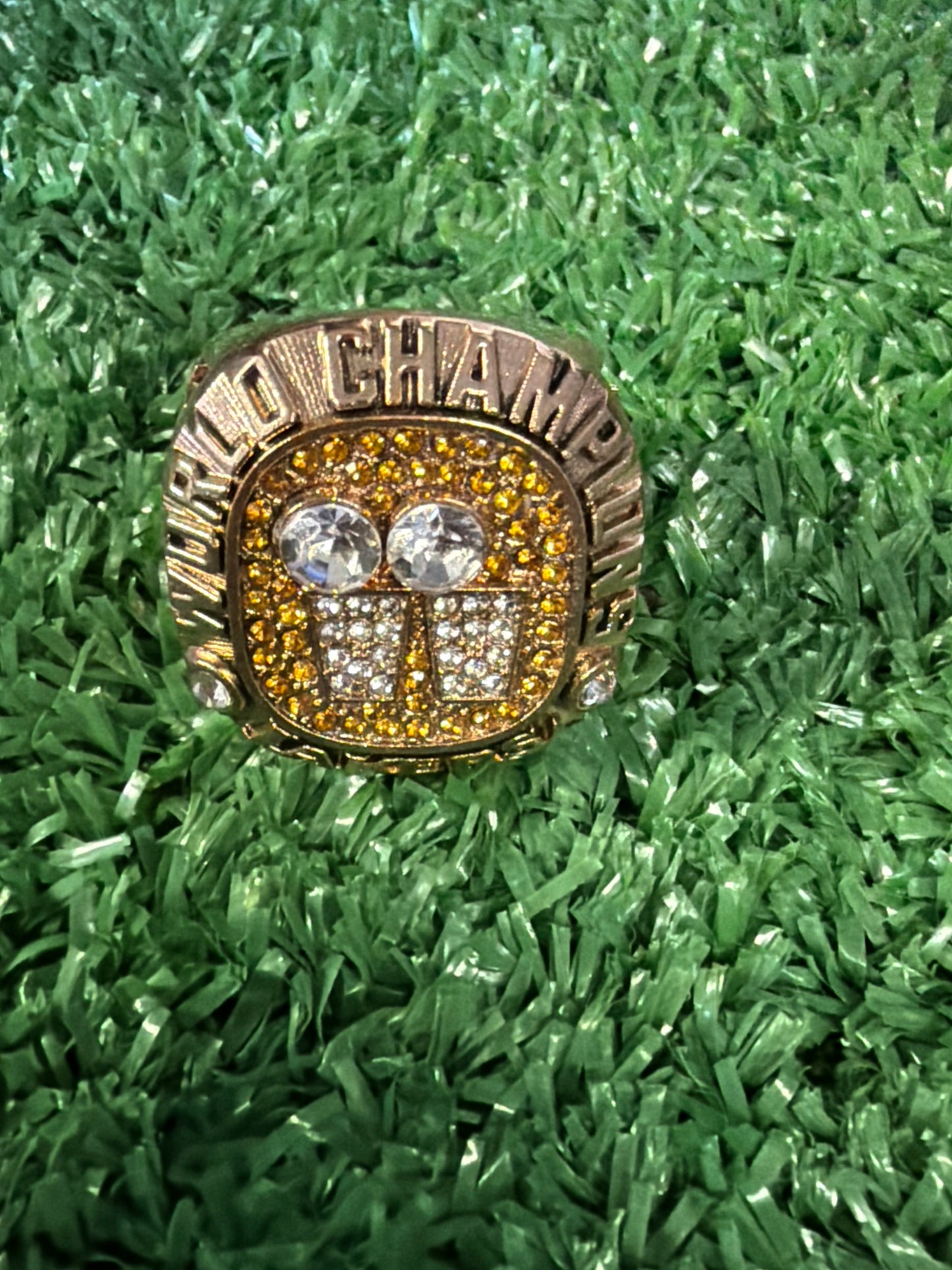 Kobe Bryant 2001 Replica Championship Ring