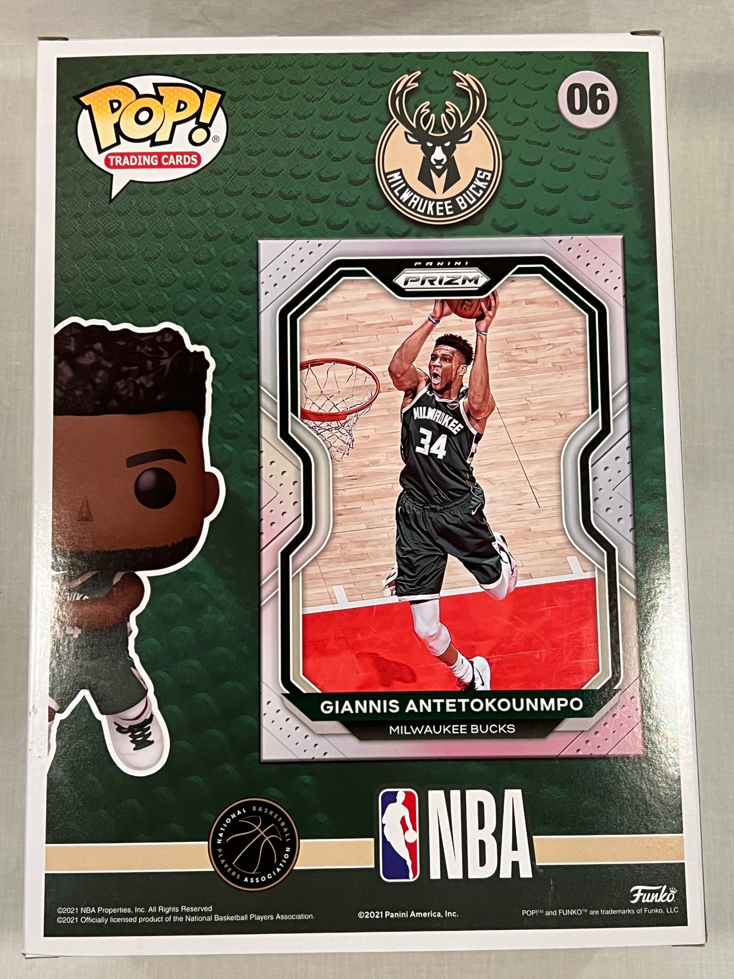 Giannis Antetokounmpo Jumbo Silver Prizm