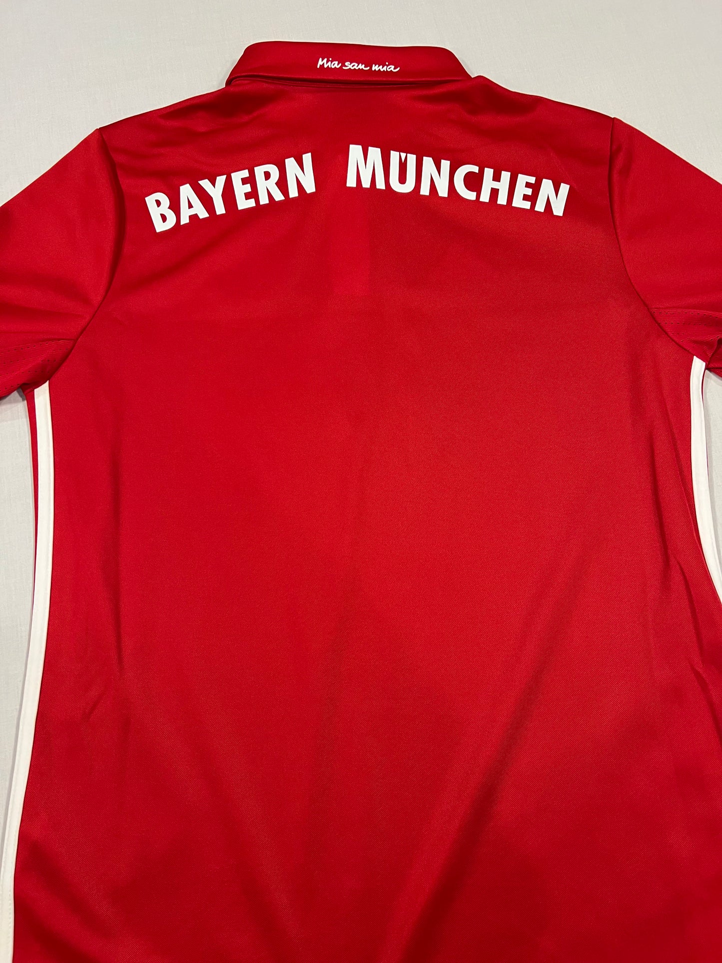Bayern Munich Offical Team Kit Youth XL