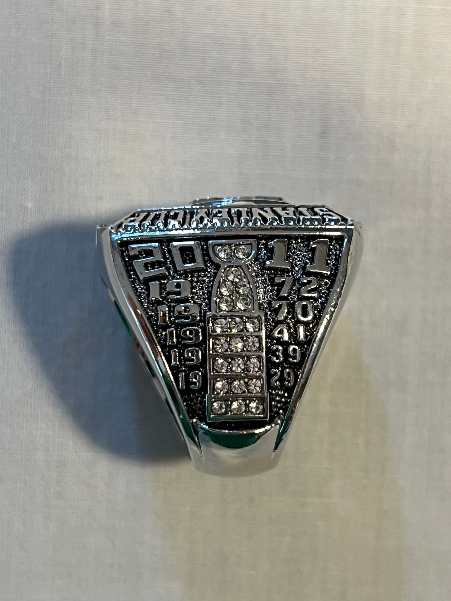 Tim Thomas Bruins 2011 Stanley Cup Champs Replica Ring