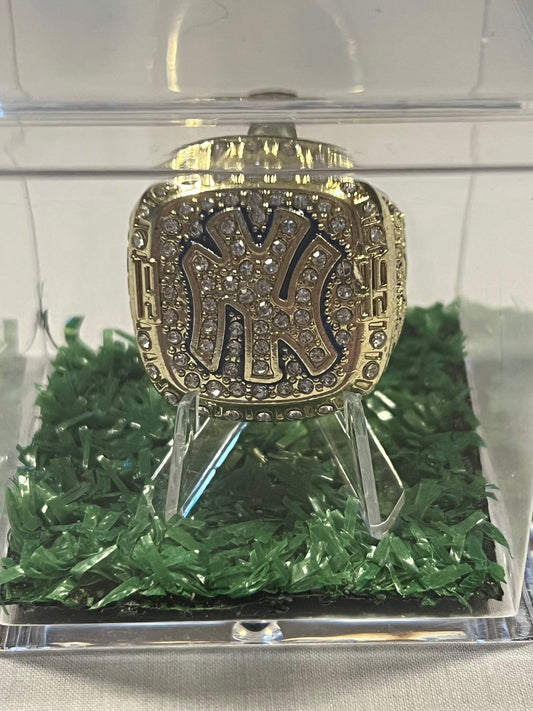 Mariano Rivera Yankees 1999 World Series Champs replica ring