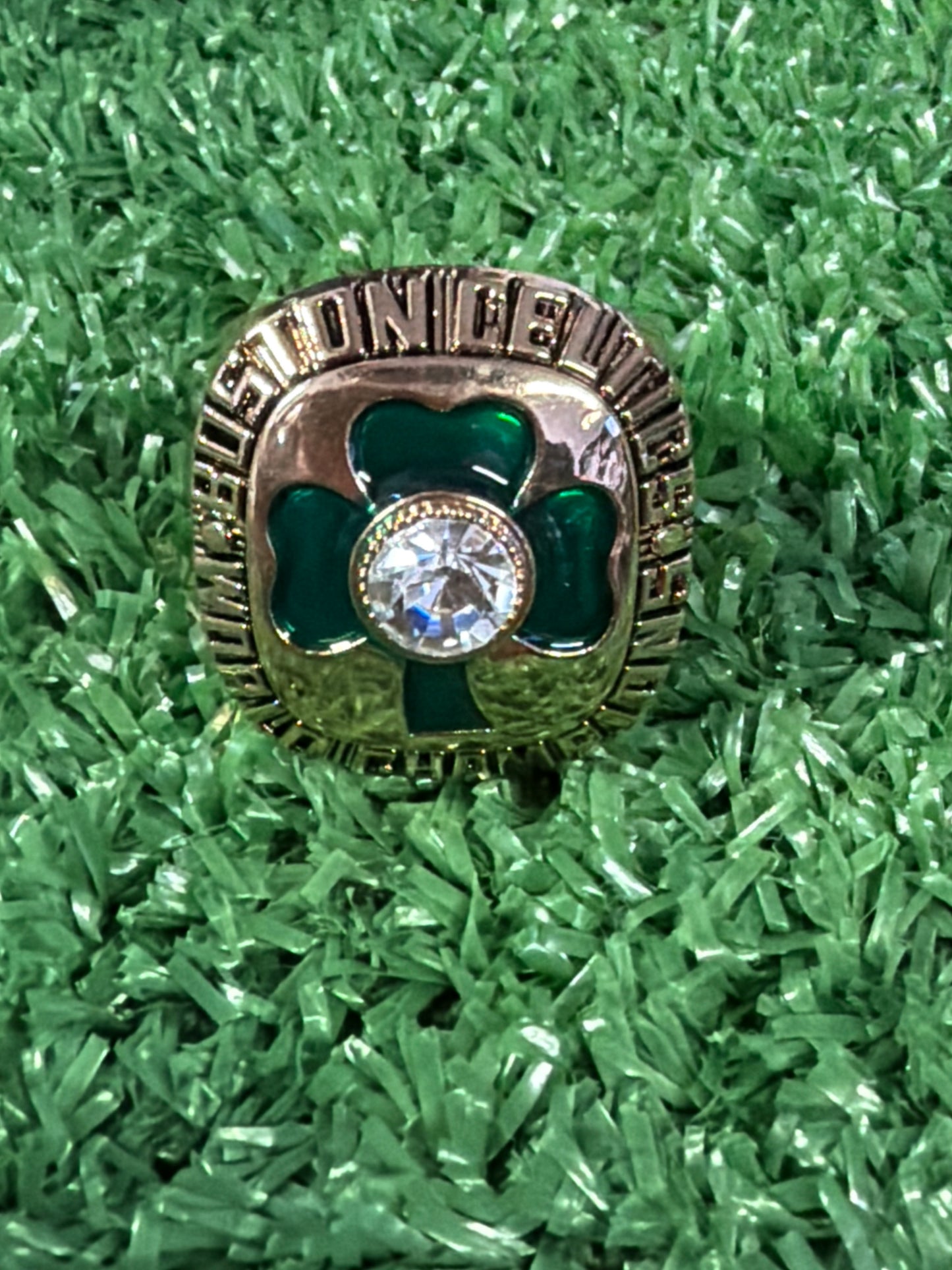 Larry Bird Celtics 1984 Championship Replica Ring